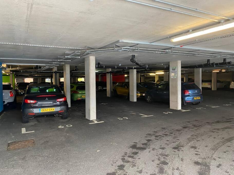 Unrivalled Location - Five Star - Worcester Apartment Eksteriør billede