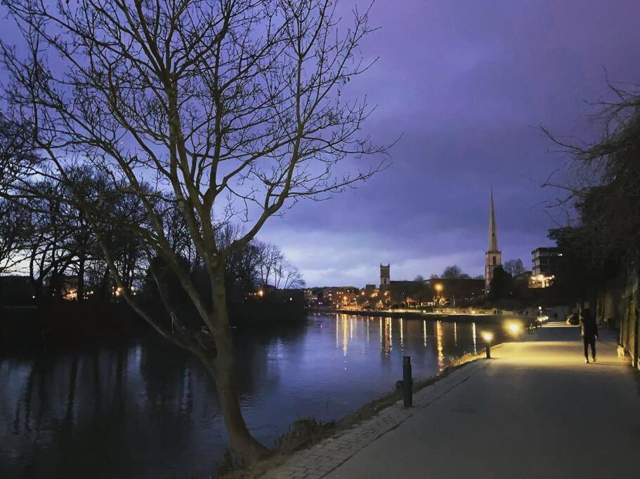 Unrivalled Location - Five Star - Worcester Apartment Eksteriør billede
