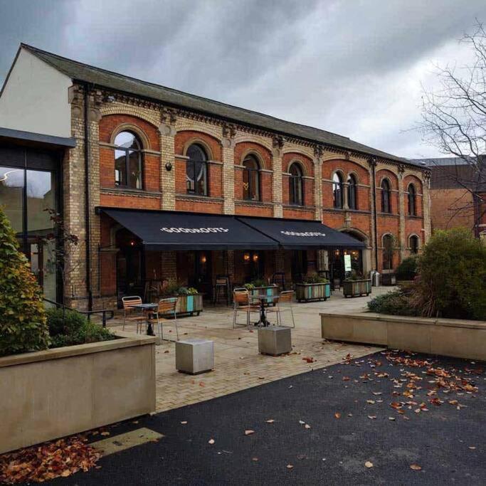 Unrivalled Location - Five Star - Worcester Apartment Eksteriør billede