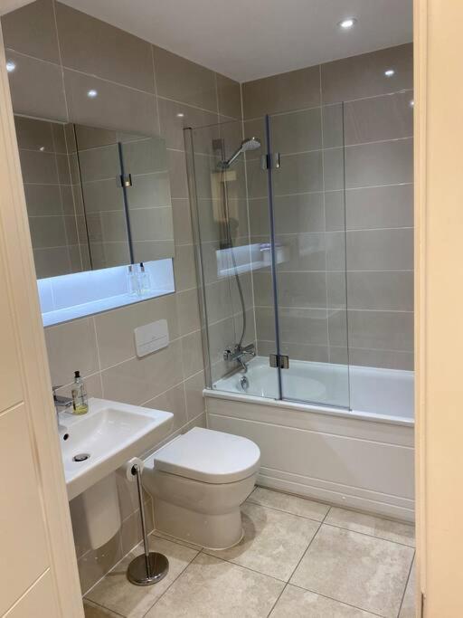 Unrivalled Location - Five Star - Worcester Apartment Eksteriør billede