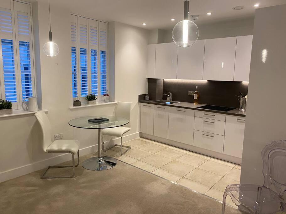 Unrivalled Location - Five Star - Worcester Apartment Eksteriør billede