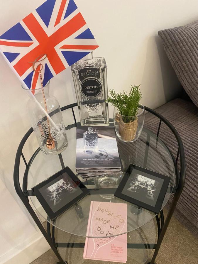 Unrivalled Location - Five Star - Worcester Apartment Eksteriør billede